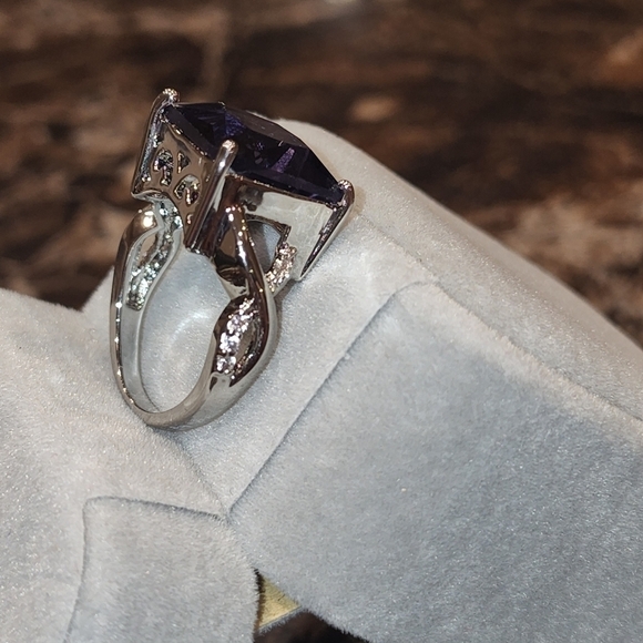 Women's Rhinestone ring - Picture 6 of 9